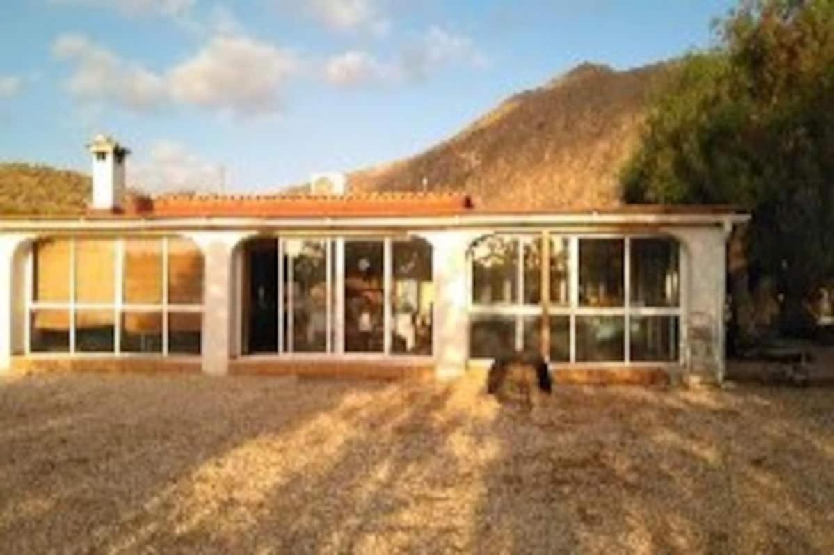 Recovery Mountain Homestay อาลิกันเต ภายนอก รูปภาพ