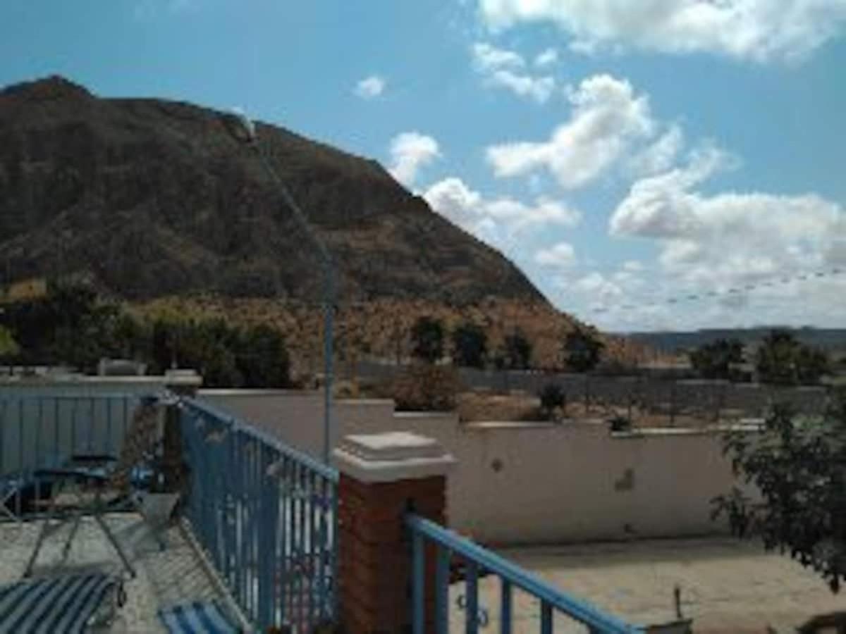 Recovery Mountain Homestay อาลิกันเต ภายนอก รูปภาพ