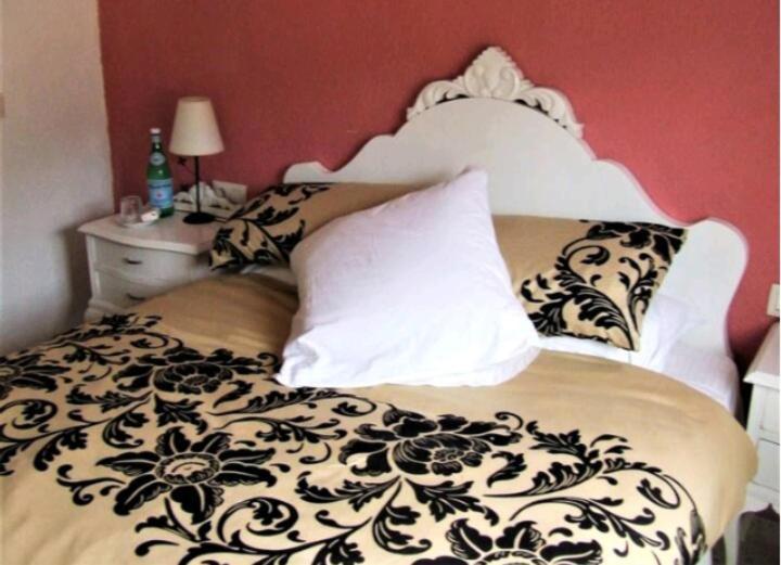 Recovery Mountain Homestay อาลิกันเต ภายนอก รูปภาพ